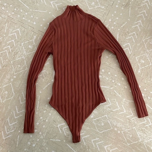 Abercrombie and Fitch Long Sleeve Bodysuit - Picture 1 of 5